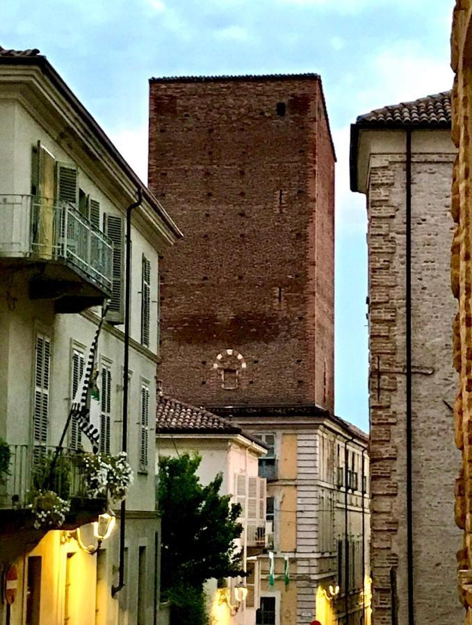 Appartamento In Centro Storico "La Casa Di Cri" Asti Eksteriør billede